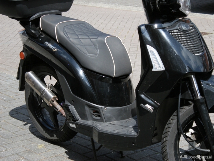 Kymco People S zwart